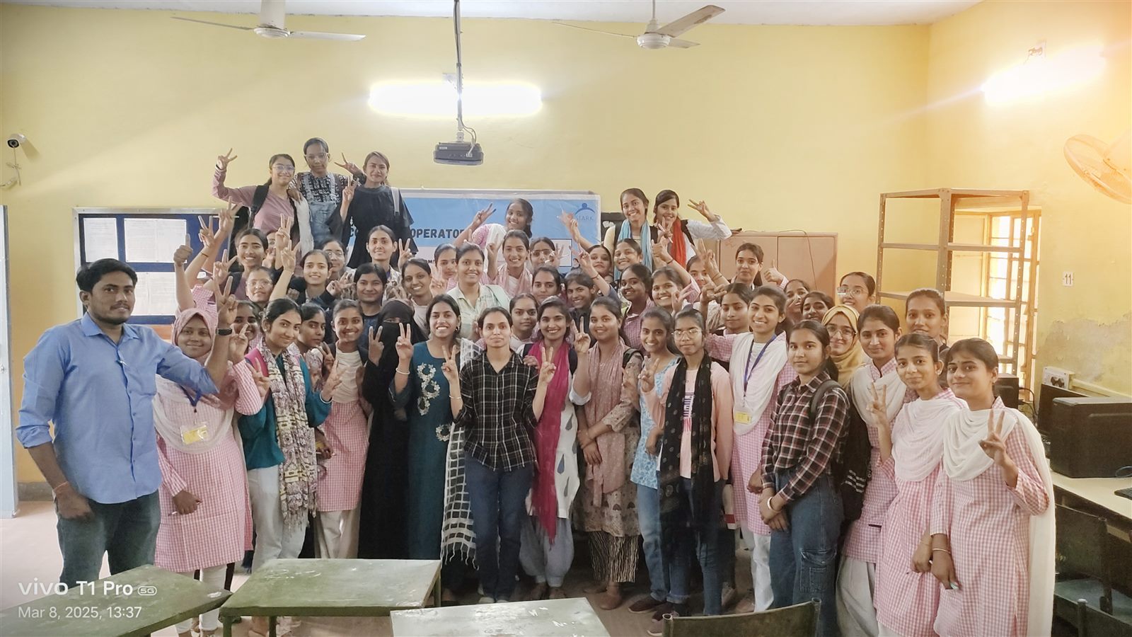 Students at Maharani Sudarshan College computer batch with the STARK Foundation team